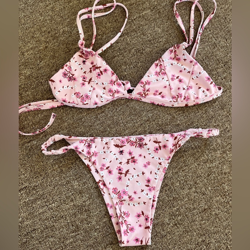 Kulani Kinis set